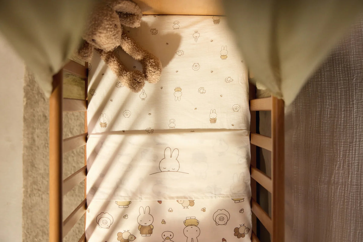 Cradle blanket ~ Miffy Nijntje family farm