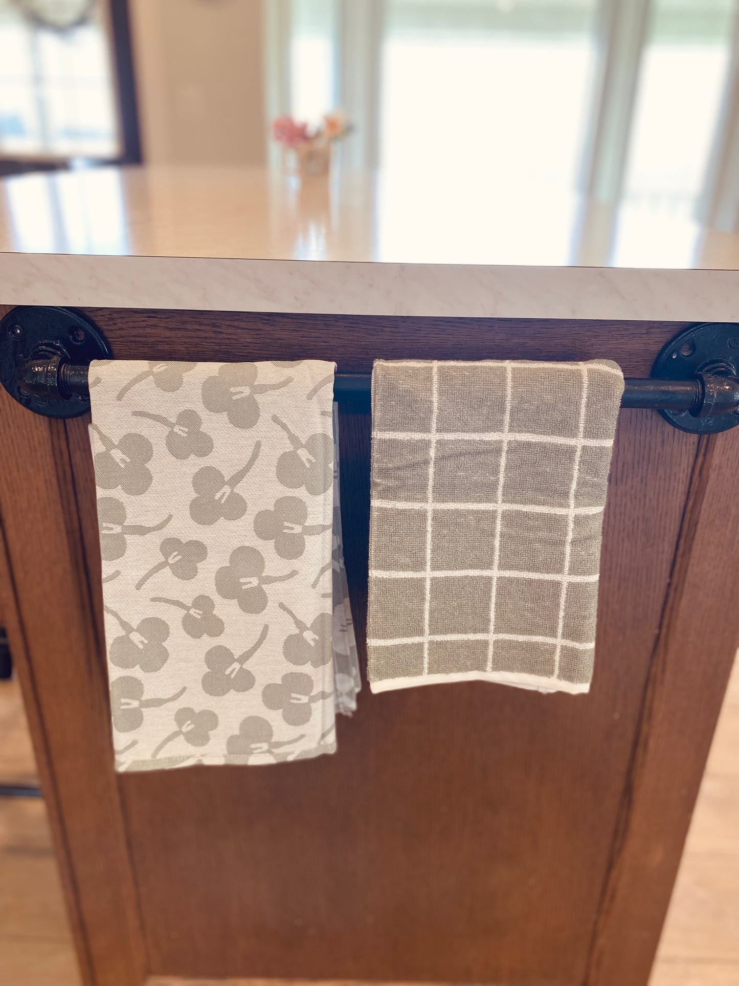 Hand towel ~ sage checker