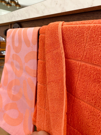 Hand towel ~ coral